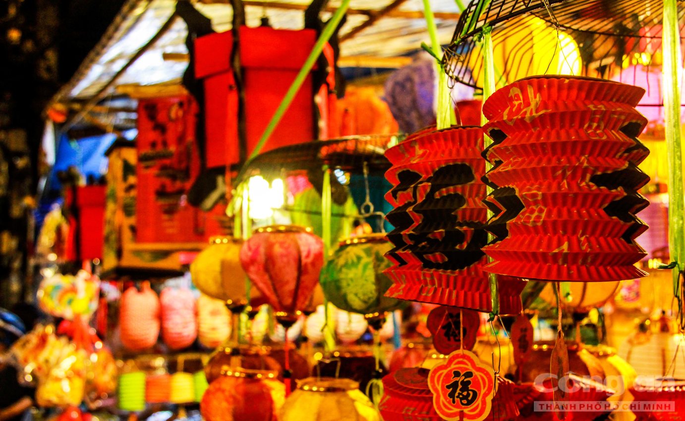 Lồng đèn handmade thủ công tại xưởng Longdengiare Tân Phú